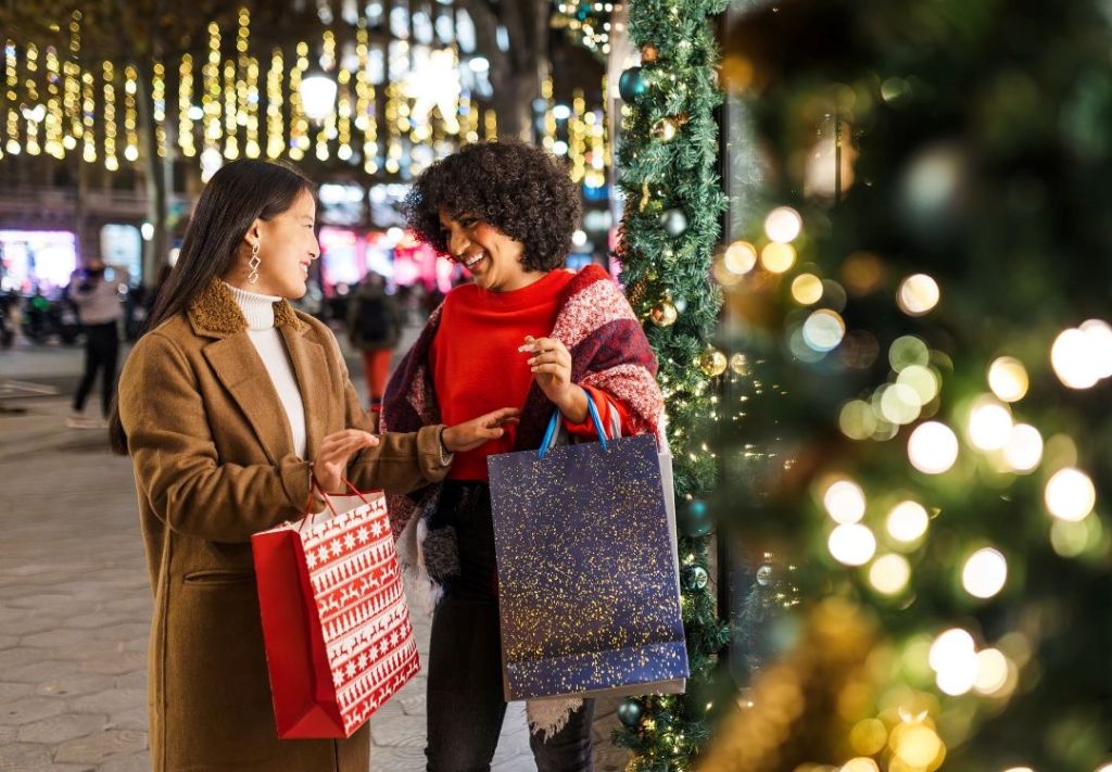 Mercado artesanal anticipa compras navideñas en Bowie  