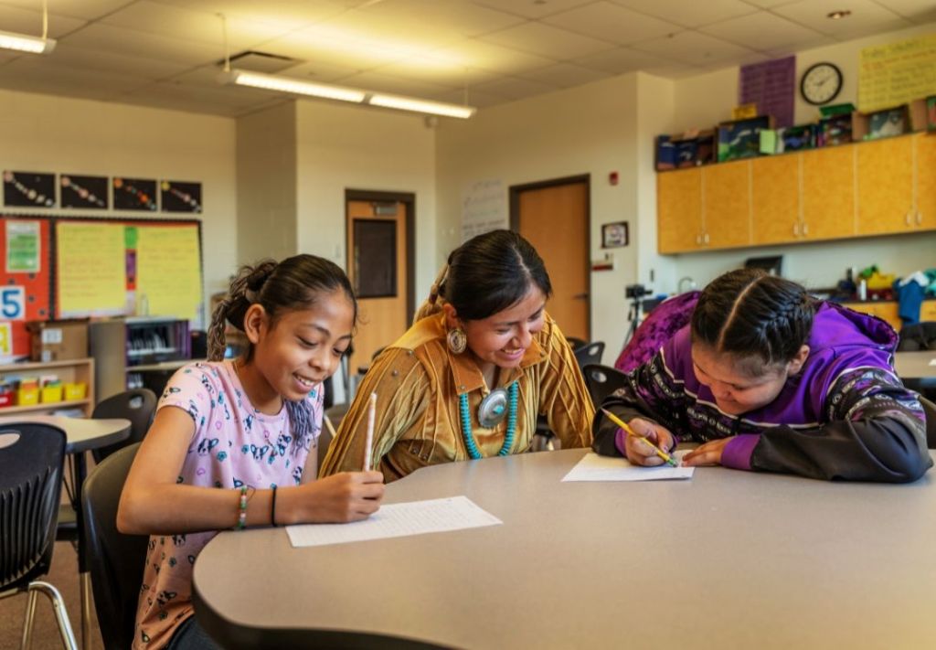 Biblioteca comparte legado indígena con nuevas generaciones