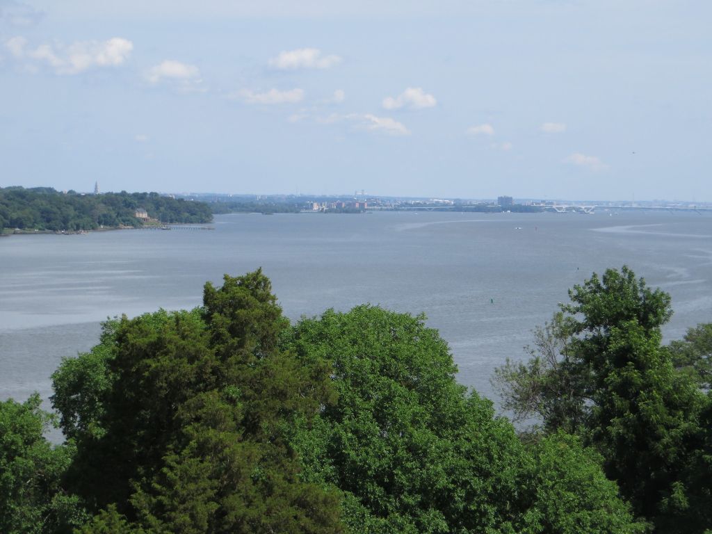 Cierran parque Fort Washington por hallar bombas caseras