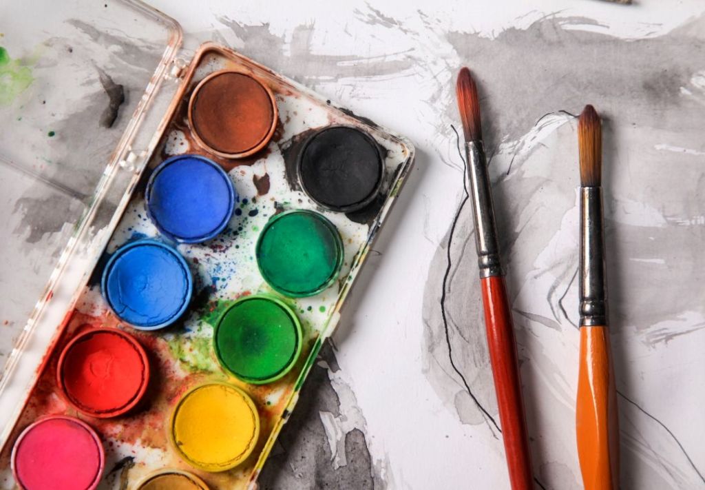 Artista de Virginia comparte secretos de perfiles con acuarela